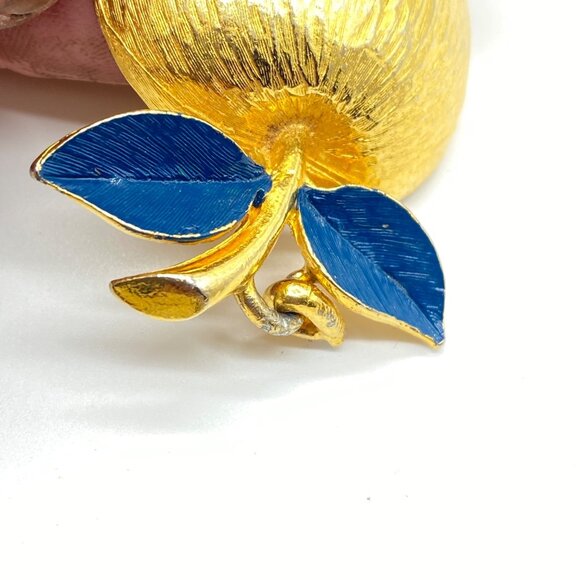 Vtg Pauline Rader Signed Gold-Tone Apple Pendant Blue Enamel Leaves Statement - Picture 5 of 10